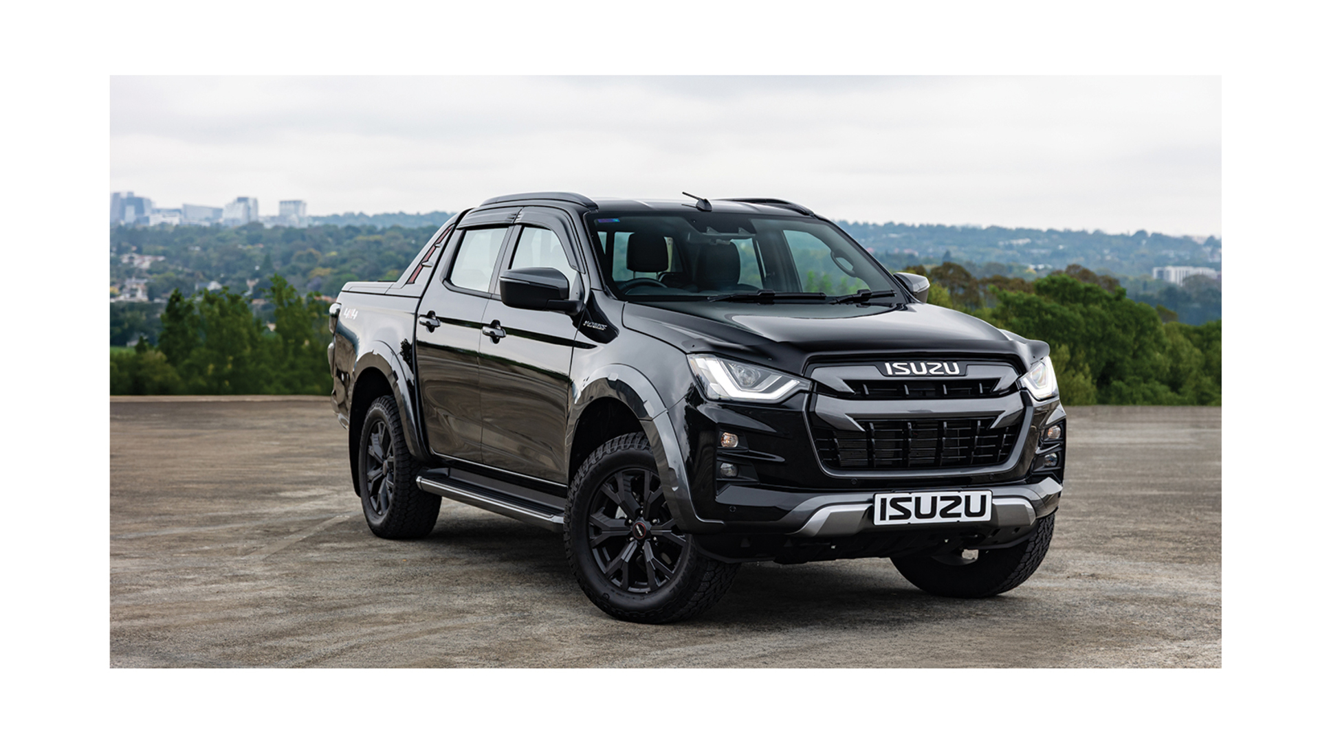 ISUZU Introduces Onyx Black on D-MAX V-CRO...
